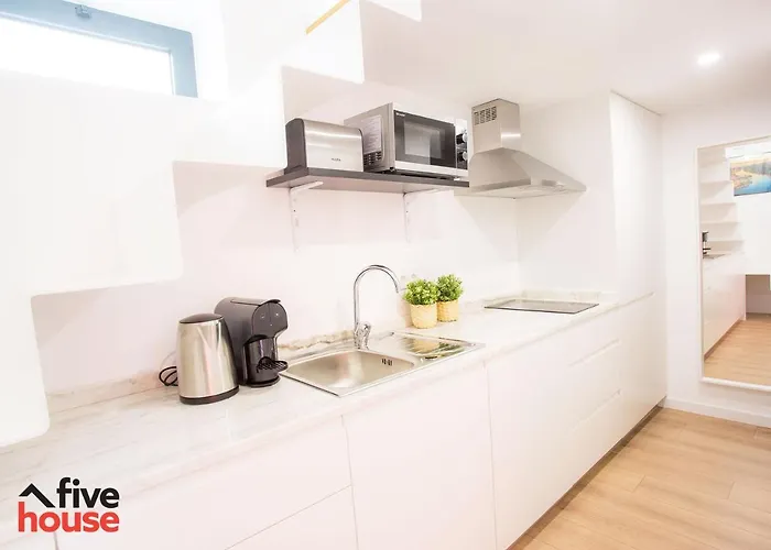 Five House 20 Semesterbostad Oporto